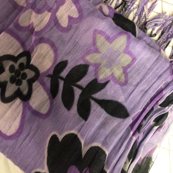 Fashionable scarf - Picture 5 of 5